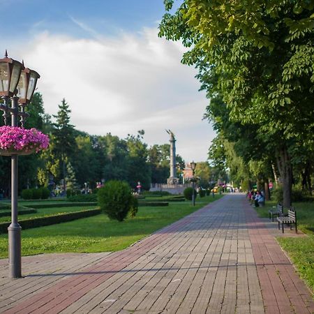 Modern Apartmetns In Town Center Poltava Exterior foto